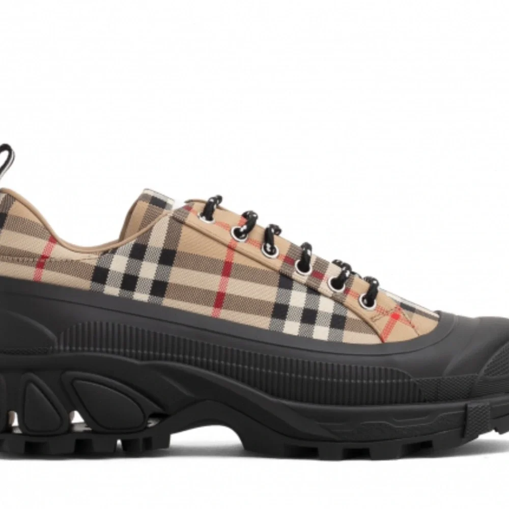 BURBERRY
ARTHUR CHECKERED SNEAKER - Picture 8 of 12